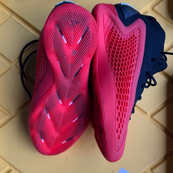 adidas Black and red Sneakers - Picture 4 of 6